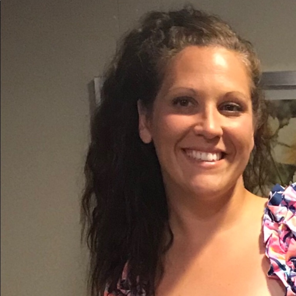 Meet your Posher, Hollie